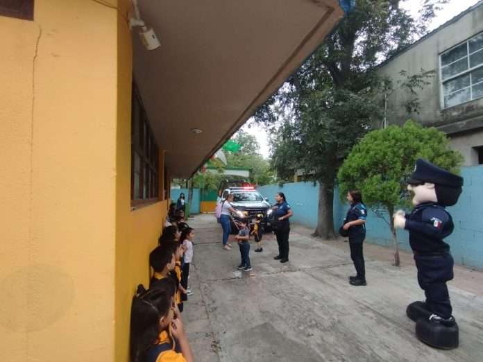 Visita Seguridad Pública escuelas para fortalecer lazos