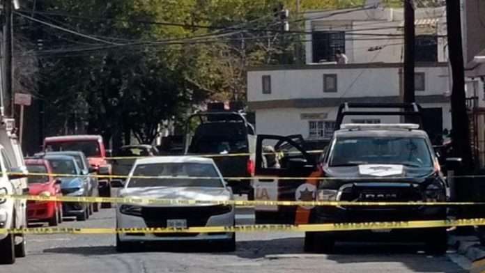 Hallan sin vida a tres integrantes de una familia en una vivienda