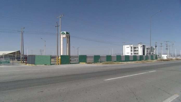 La Universidad Tecnológica de la Región Centro de Coahuila (UTRCC) reforzó su expansión académica para abastecer la demanda laboral del nuevo giro industrial que representará la llegada de empresas del sector automotriz a Monclova.