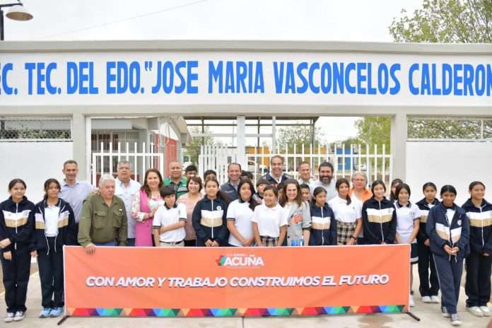 Entrega municipio obra de infraestructura en secundaria José María Vasconcelos