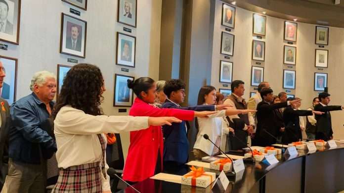 Rinde protesta cabildo juvenil 2025 en Acuña