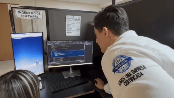 Usuarios de la app oficial SIMAS Movil han expresado a medios noticiosos quejas sobre su funcionamiento, señalando que “no se puede iniciar sesión” o que “no se procesan pagos” tras actualizaciones recientes.