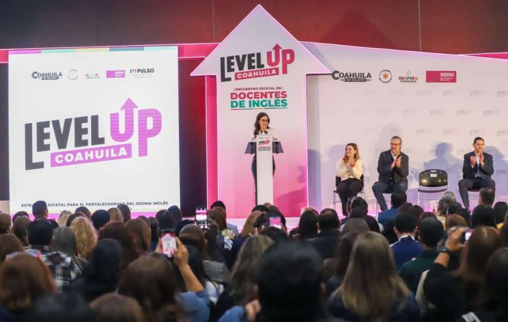 Continúa Inspira capacitando a maestros de inglés Level Up