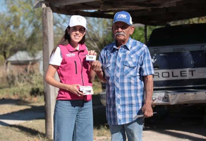 Continúa Inspira visitando comunidades alejadas para atender a las familias