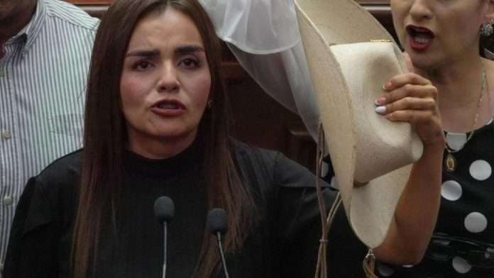 Esposa de Carlos Manzo