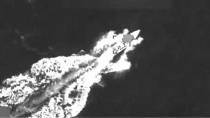 Estados Unidos ataca embarcación