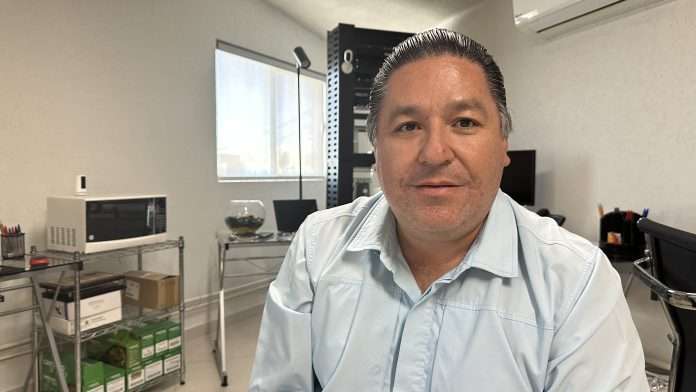El presidente de Coparmex Monclova, Mario Coria Rohell, expresó su indignación ante el asesinato del alcalde de Uruapan, Michoacán, y exigió al Gobierno Federal garantizar justicia y seguridad nacional.