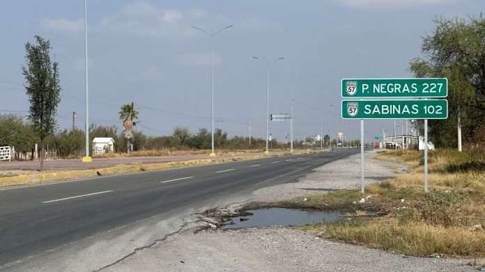Los viajeros que transitan por Coahuila enfrentarán nuevamente esta temporada invernal la falta de estaciones de servicio adecuadas, situación que genera afectaciones directas para miles de paisanos que utilizarán las carreteras durante el periodo del 13 de diciembre al 2 de enero, advirtió Armando de la Garza Gaytán, secretario general de la Asociación Mexicana de Hoteles y Hospedaje en Coahuila.