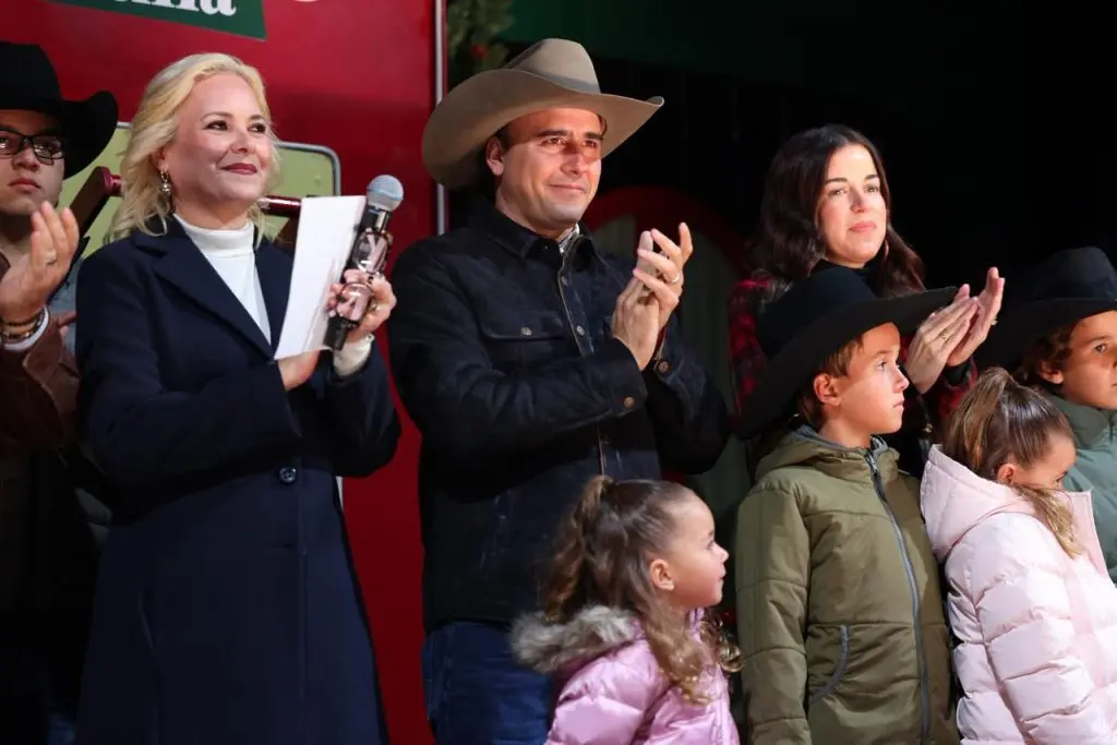Inauguran Manolo Jiménez y Paola Rodríguez Villamagia 2025