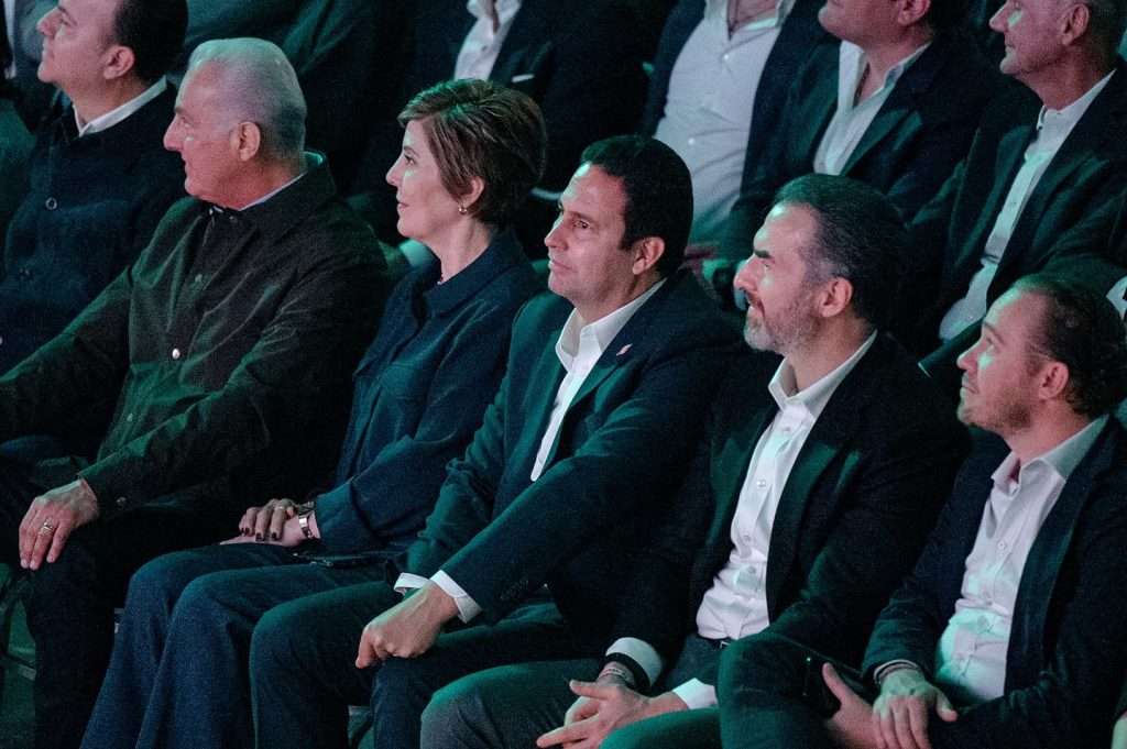 Javier Díaz felicita al gobernador Manolo Jiménez por su Segundo Informe Ciudadano