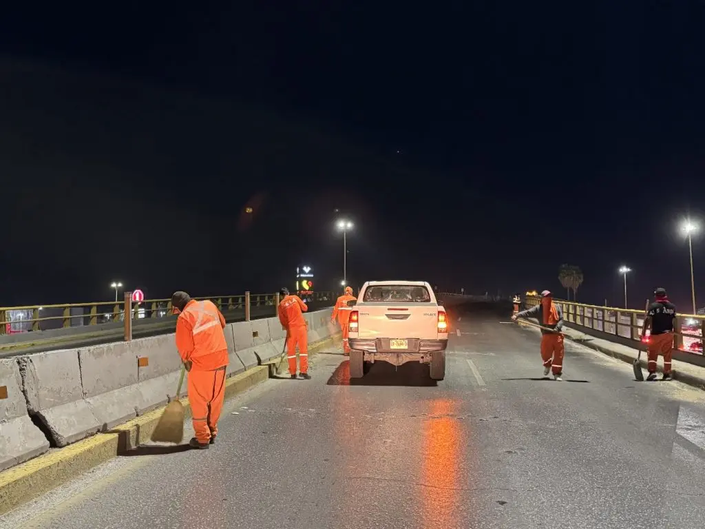 La Ola refuerza limpieza nocturna en el Periférico Raúl López Sánchez