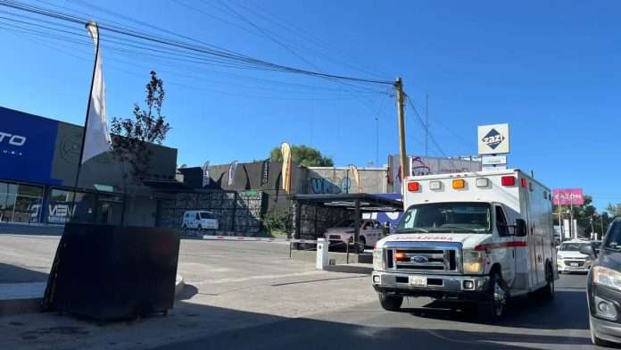 Mujer recibe a su bebé dentro de una ambulancia