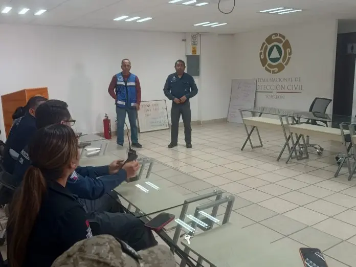 Protección Civil y Bomberos de Torreón recibe capacitación en seguridad eléctrica