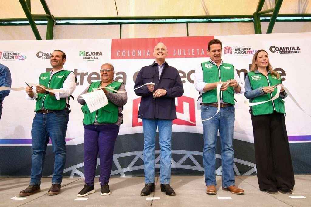 Román Cepeda entrega techumbre y la rehabilitación de la plaza en Las Julietas