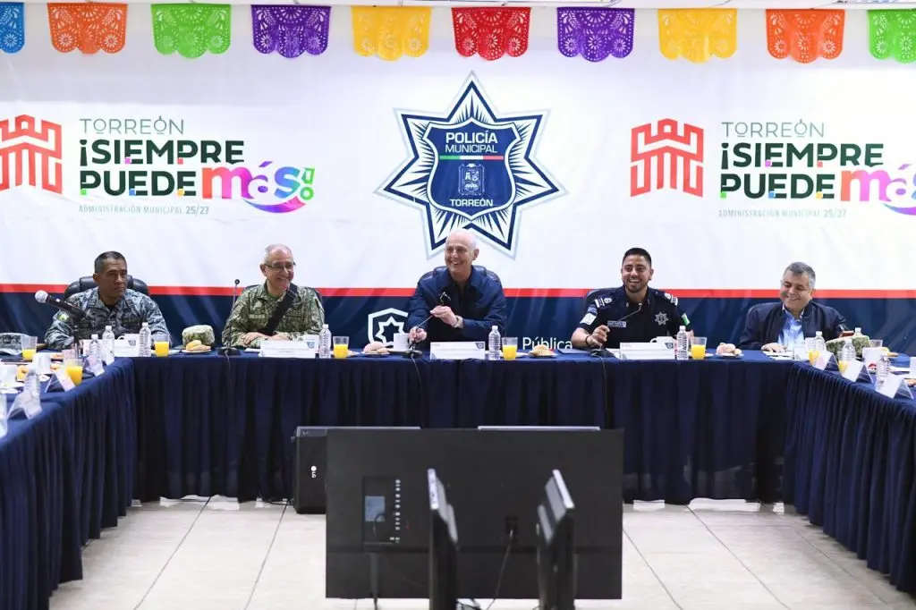 Román Cepeda reitera su compromiso con la seguridad y tranquilidad de los torreonenses