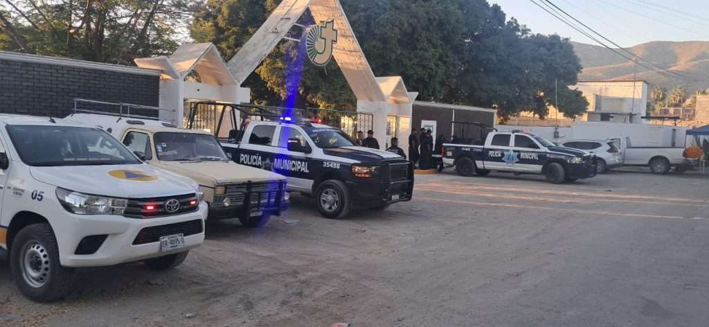 Se registran más de 152 mil visitantes durante el fin de semana en los panteones de la ciudad