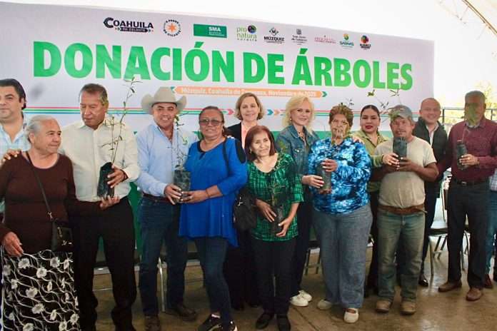El evento se realizó en los terrenos de la Feria de Santa Rosa, donde ciudadanos, estudiantes, autoridades y colectivos ambientales se reunieron para recibir los ejemplares