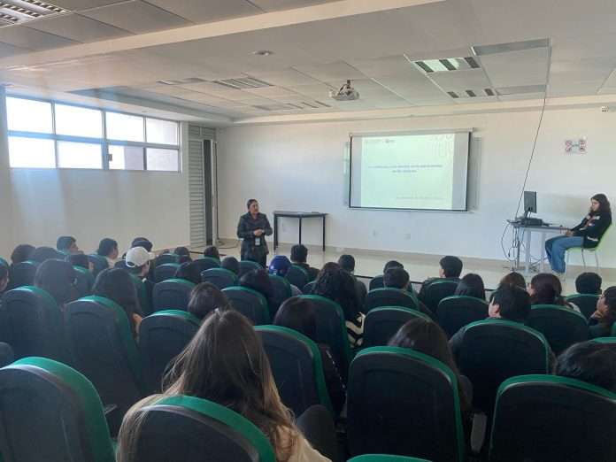 Fortalece CIJ prevención digital en la UTCA