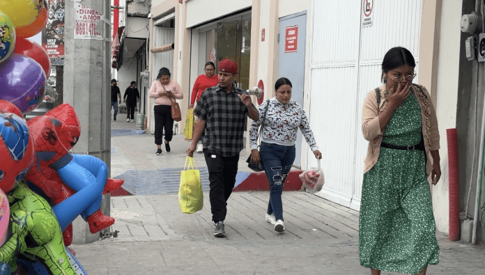 El sector comercio y servicios trabaja de manera generalizada, reflejando una recuperación sostenida impulsada por la temporada decembrina y el flujo de visitantes.