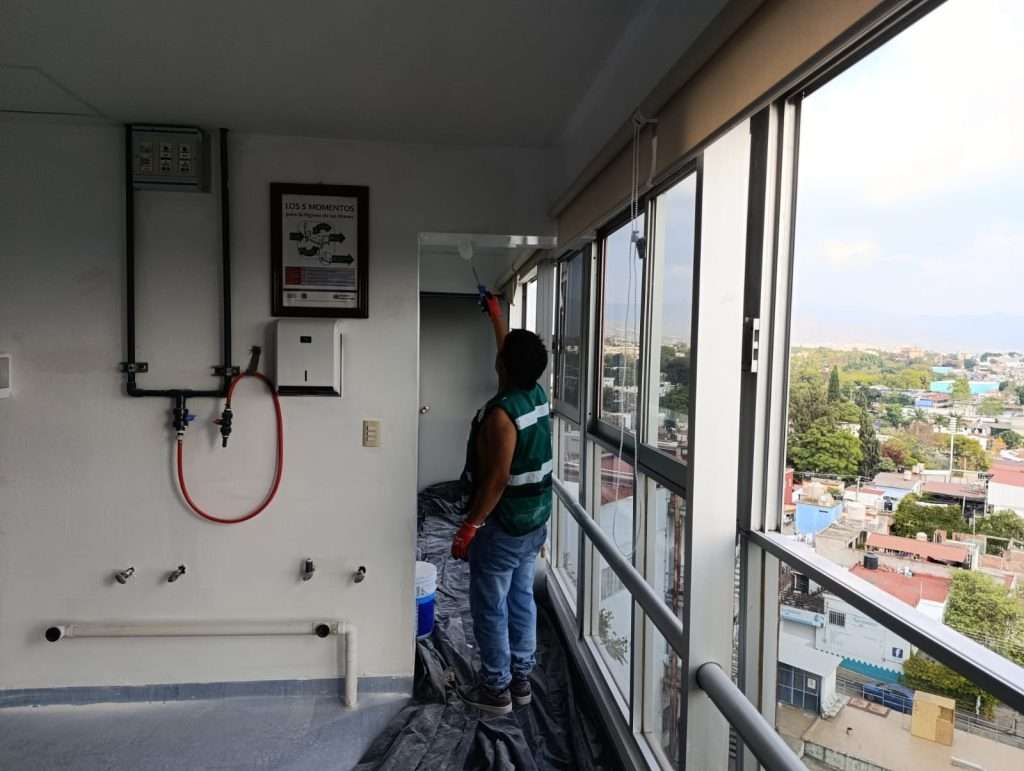 Continúa ISSSTE obras de mantenimiento en el Hospital Regional "Presidente Benito Juárez" en Oaxaca