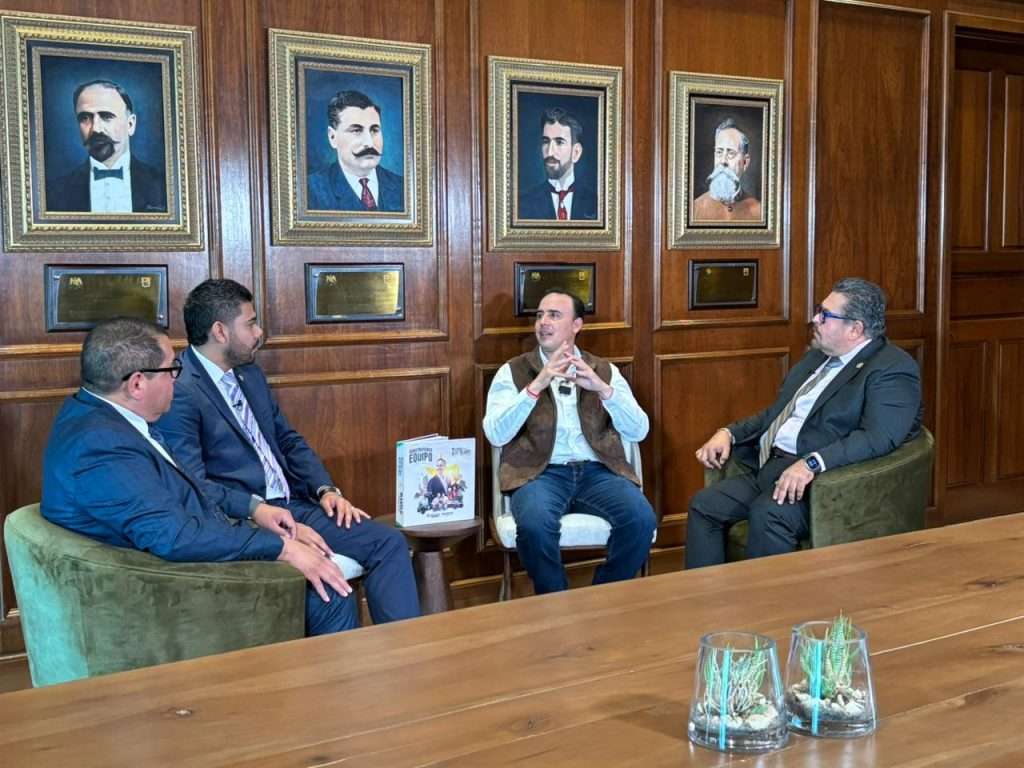 Gobernador Manolo Jiménez en entrevista exclusiva para NRT México