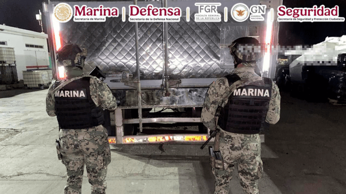Fuerzas Federales aseguran más de media tonelada de metanfetamina en el recinto portuario de Mazatlán