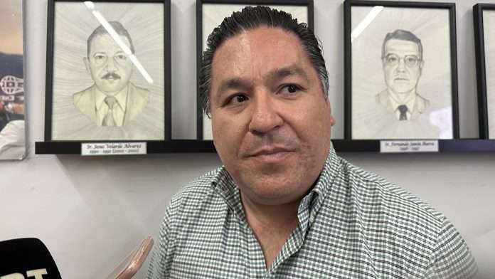 El presidente de COPARMEX Monclova, Mario Coria Roehll, señaló que los nuevos requisitos de garantía para impugnaciones fiscales representan un cambio significativo para empresarios y contribuyentes locales, quienes deberán asegurar montos reclamados.