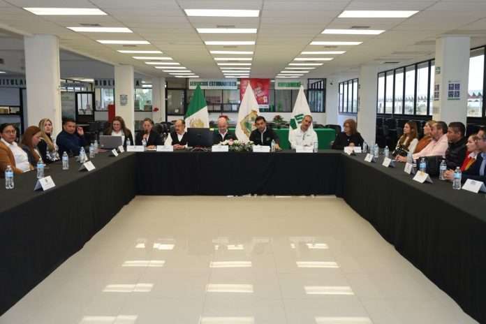 La Universidad Tecnológica de la Región Centro de Coahuila (UTRCC) fortaleció su vínculo con el sector productivo tras realizar la tercera sesión ordinaria 2025 del Consejo de Vinculación y Pertinencia, con participación empresarial, social y gubernamental.