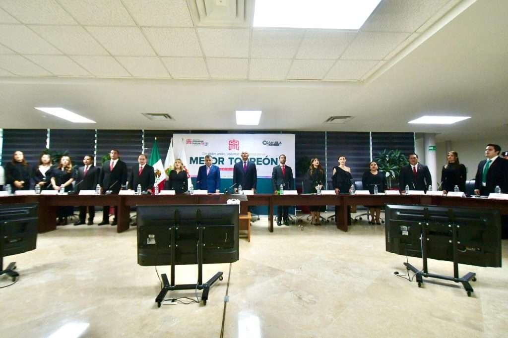 Román Cepeda entrega al Cabildo el Primer Informe sobre el estado que guarda la actual Administración Pública Municipal