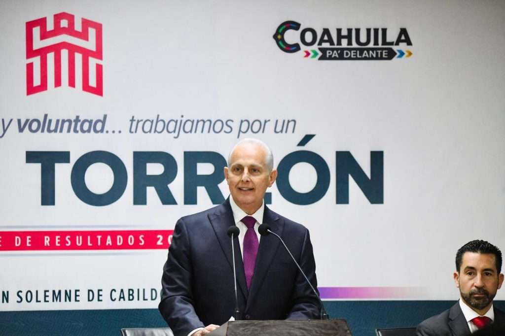 Román Cepeda entrega al Cabildo el Primer Informe sobre el estado que guarda la actual Administración Pública Municipal
