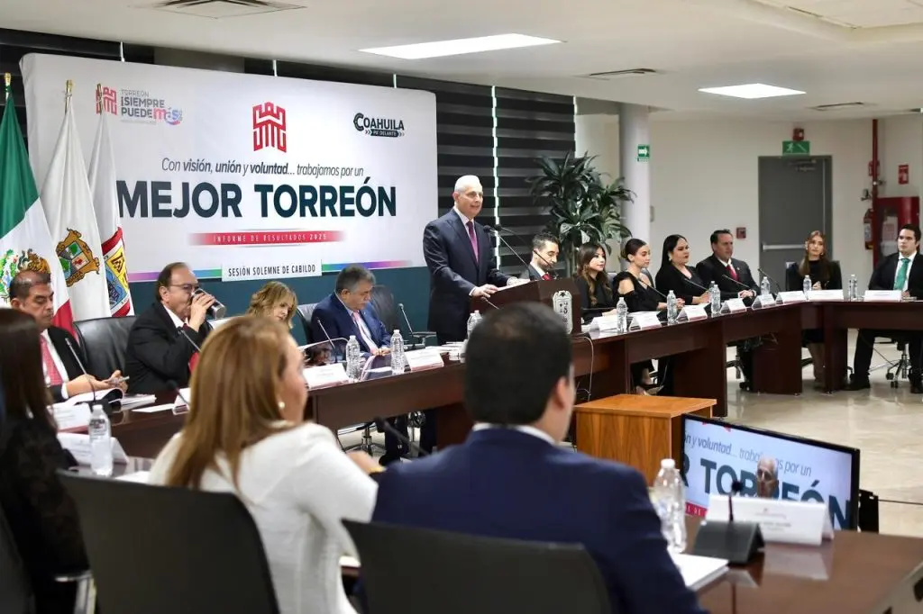 Román Cepeda entrega al Cabildo el Primer Informe sobre el estado que guarda la actual Administración Pública Municipal