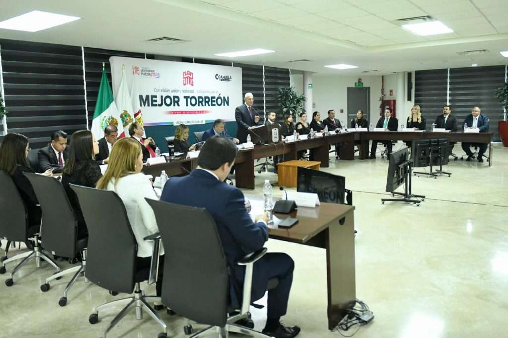 Román Cepeda entrega al Cabildo el Primer Informe sobre el estado que guarda la actual Administración Pública Municipal