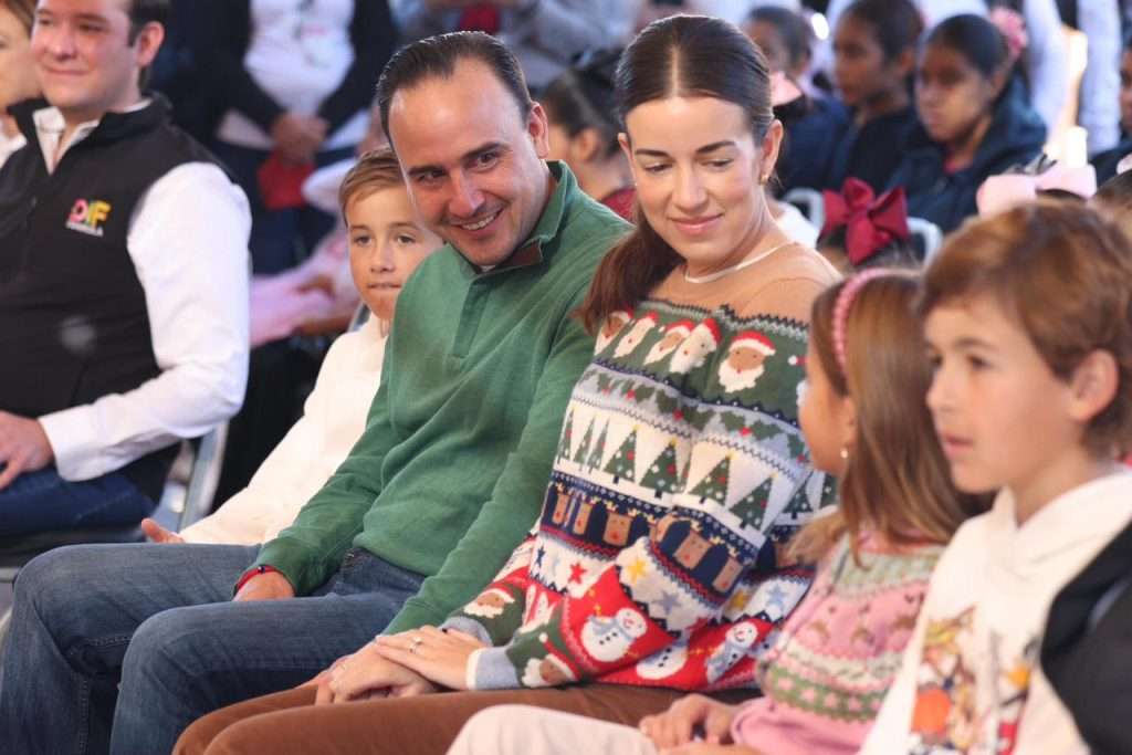 Viven emotiva posada con los niños y niñas de las Casa Hogar, Rosa y Azul