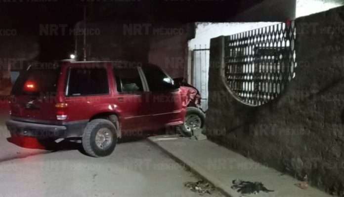 Un accidente vial en la colonia La Nogalera de Múzquiz dejó una mujer lesionada y daños materiales