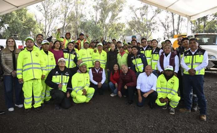 Plan Integral del Oriente del Estado de México: Claudia Sheinbaum cumple meta de entrega de trenes de pavimentación a 10 municipios del Edomex