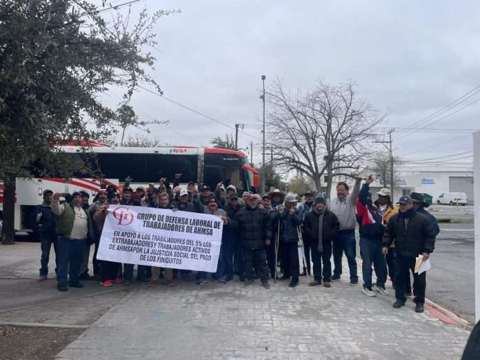 Respalda Carlos Villarreal manifestación de trabajadores de AHMSA en el Zócalo