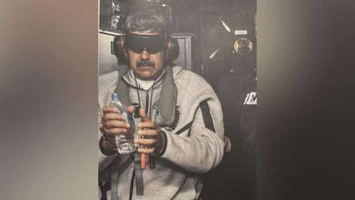 Primera foto de Nicolás Maduro tras su captura