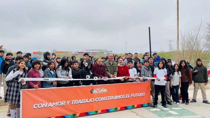 Entrega municipio barda perimetral para fortalecer la seguridad en la Secundaria 5