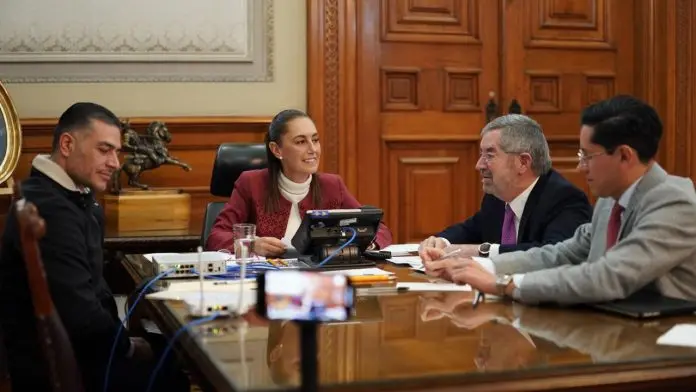 Claudia Sheinbaum sostiene llamada con Donald Trump