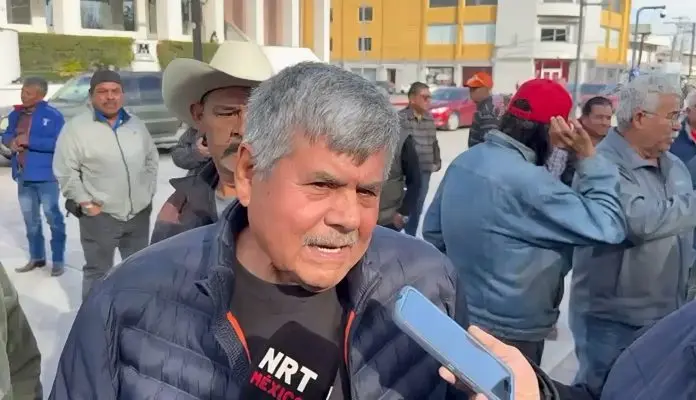 Al término de la asamblea celebrada este miércoles en la plaza principal de Monclova, Julián Torres Ávalos expuso las inquietudes de los trabajadores de AHMSA.