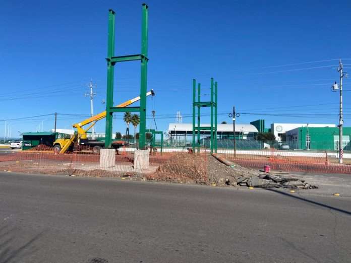 Puente Peatonal en la UTRC