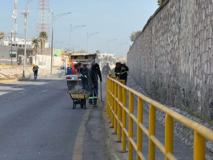 Trabaja Ola Monclovense en mantenimiento al río y avenidas