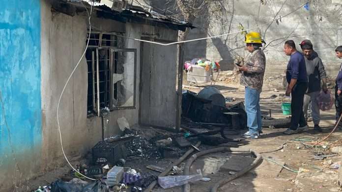 Un incendio en una vivienda del sector La Piedra en Múzquiz dejó daños materiales de consideración