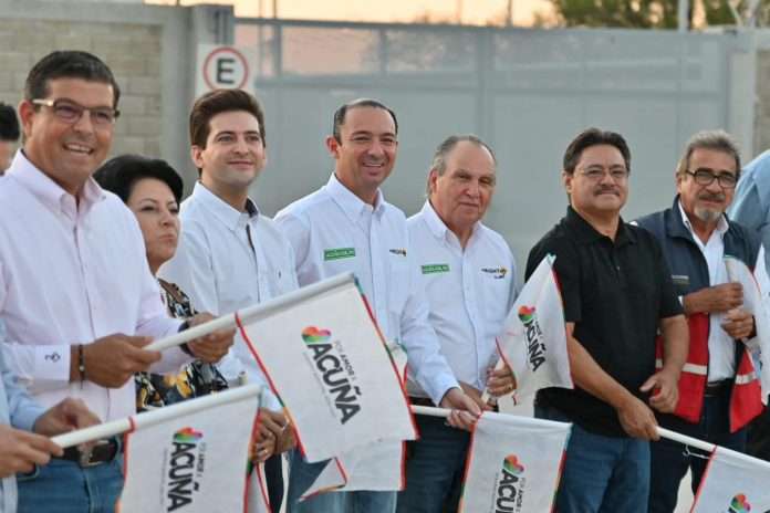 Acuña da la bienvenida al regreso de paisanos