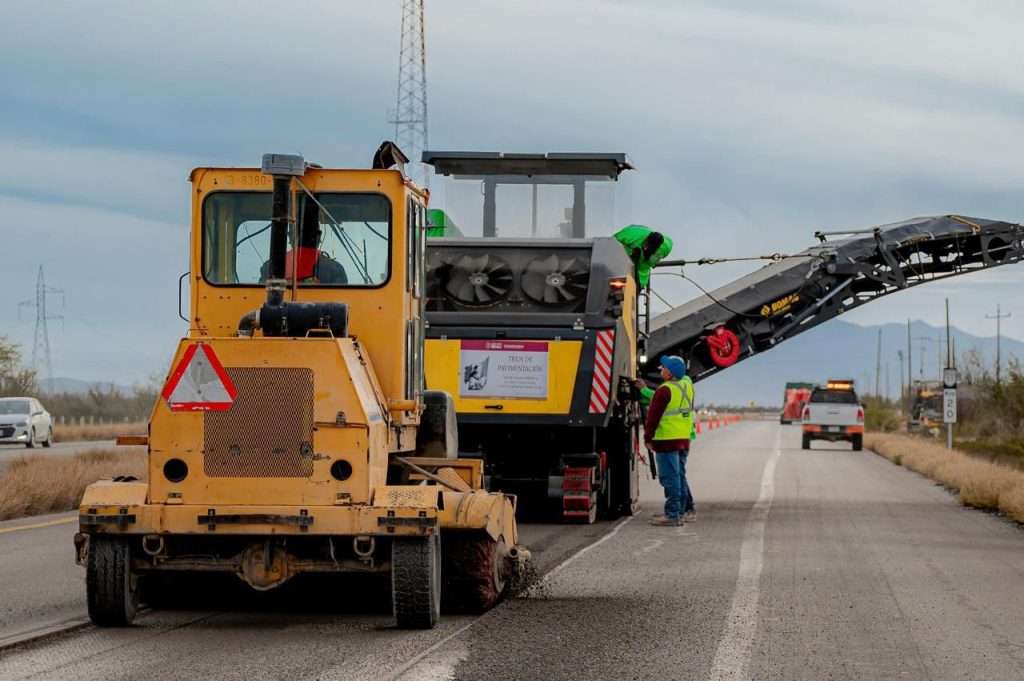Inicia rehabilitación de carretera 57 con apoyo de tren de pavimentación