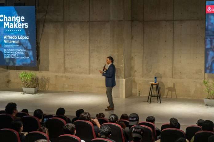 Alfredo López Villarreal, presidente de COPARMEX Coahuila Sureste, aborda ajustes laborales en la Región Sureste.