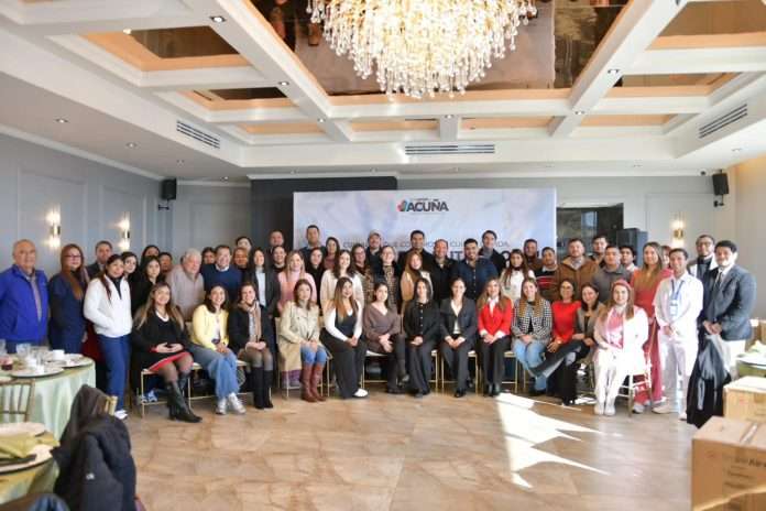 Celebra Emilio de Hoyos a nutriólogos de Acuña