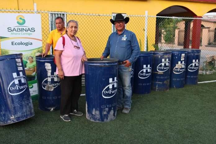 Lleva Gobierno Municipal de Sabinas brigada integral de servicios al Barrio 2 en Cloete