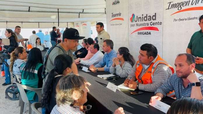 Beneficia municipio a familias de Paraíso con brigada ‘’por amor a nuestra gente’’
