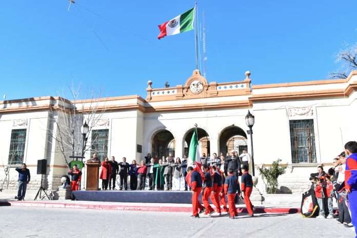 Conmemoran el Día de la Bandera en Cuatro Ciénegas con solemne evento cívico